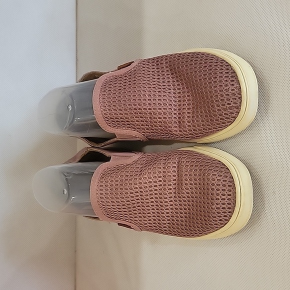OLUKAI WOMEN'S PEHUEA SLIP‎ ON SNEAKERS (sz 8) - Picture 1 of 8